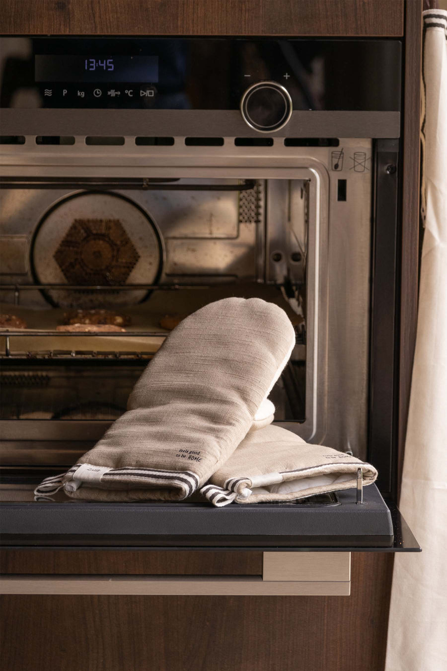 ovenwant happiness | sand