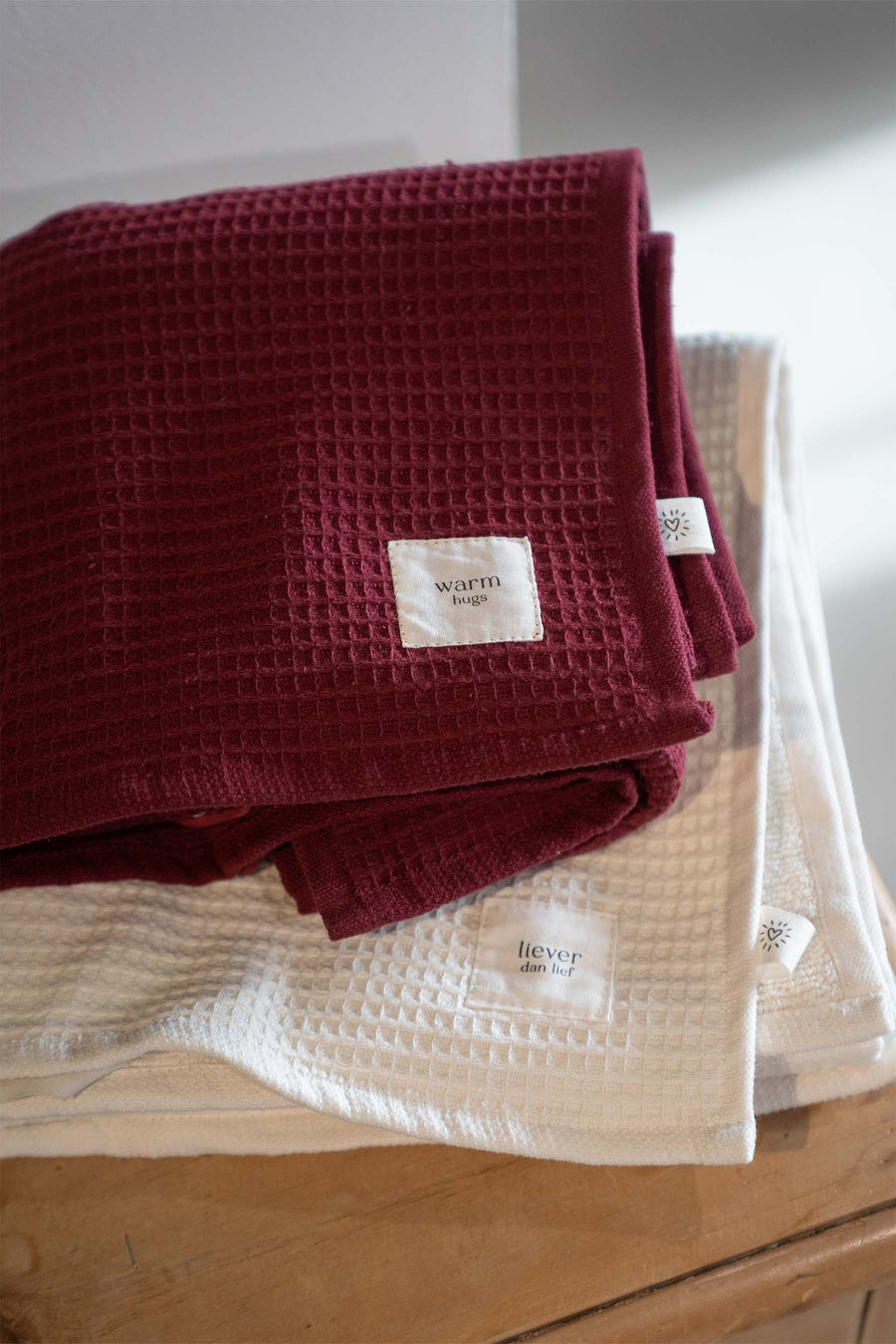 gastendoekje warm hugs donkerrood | donkerrood