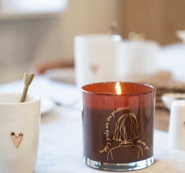 Scented candle in a glass jar for women | brown