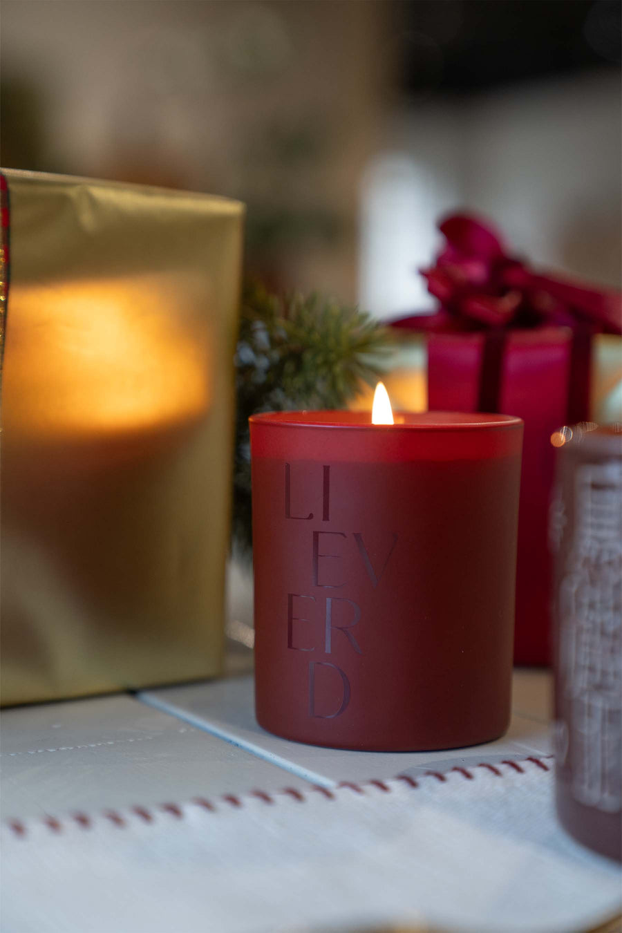 geurkaars glas in doosje lieverd wit/donkerrood | wit / donkerrood