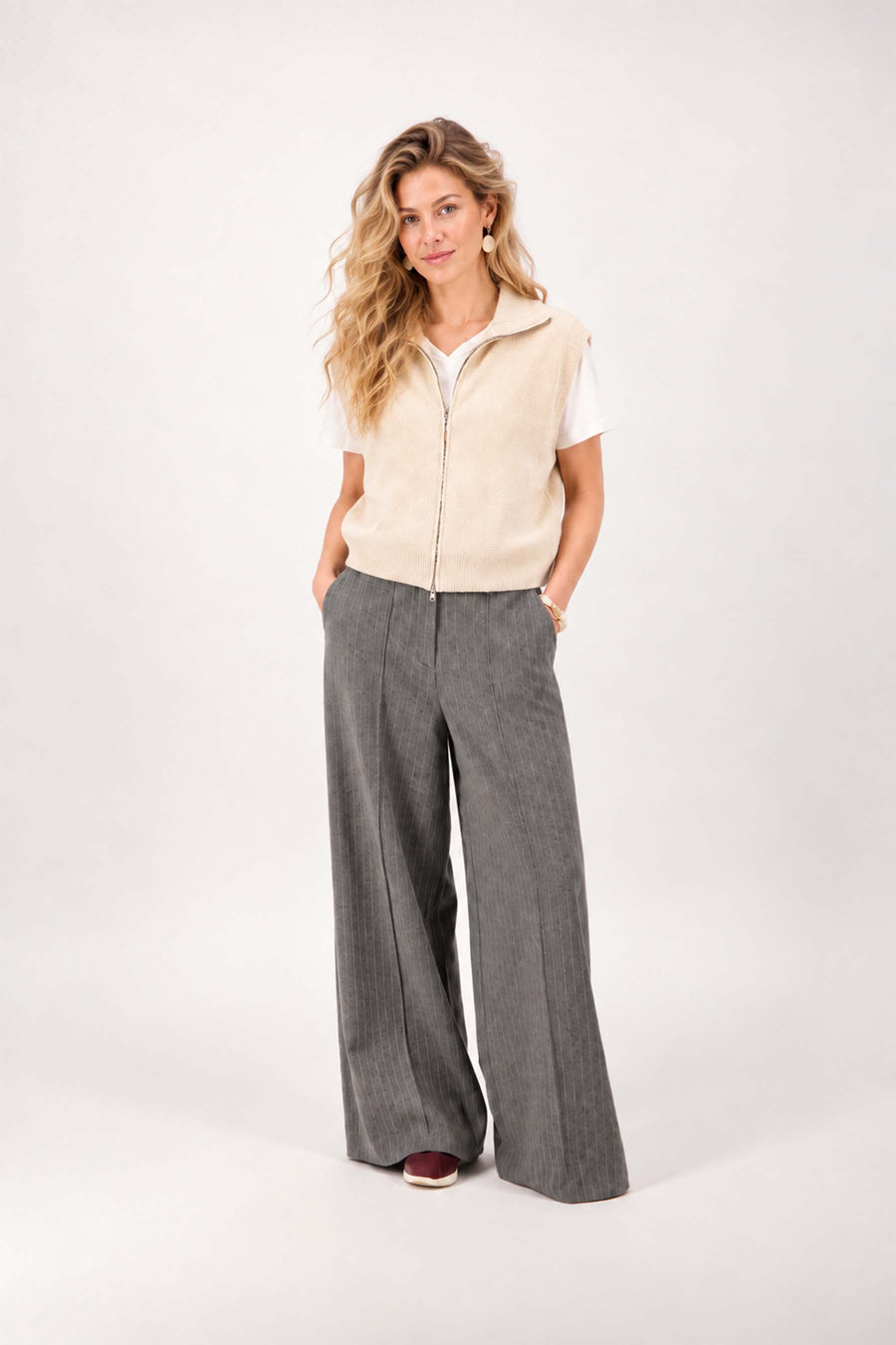 sleeveless cardigan with zipper | beige