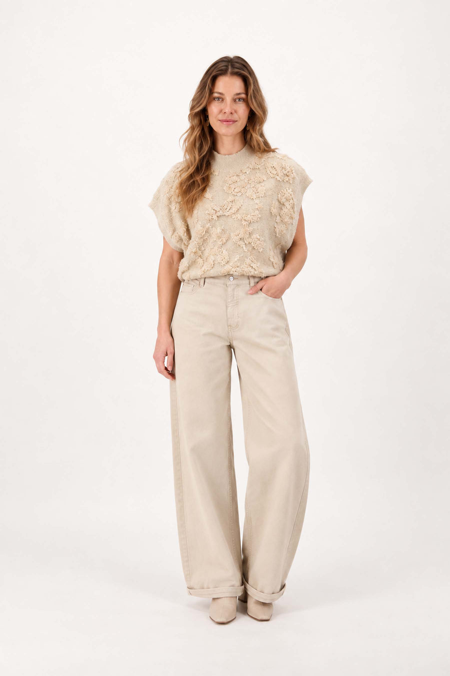 sleeveless sweater with lurex jacquard | beige / gold