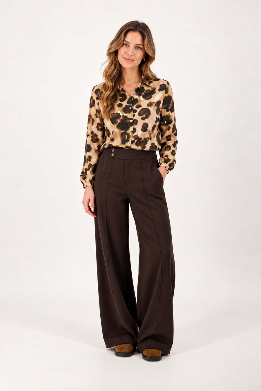 Stitched-down collar blouse with print | chocolate / sand / light pink