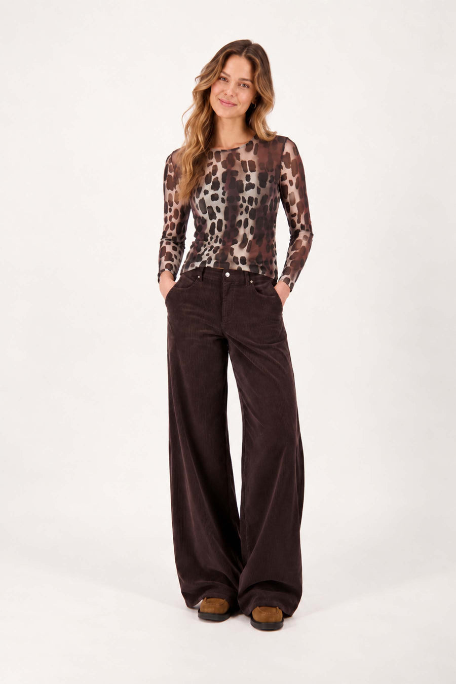 mesh top with giraffe print and boat neck | multicolor